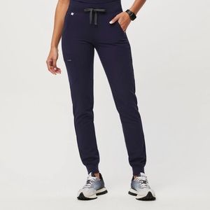 Figs women Zamora jogger scrub pants in navy small petite